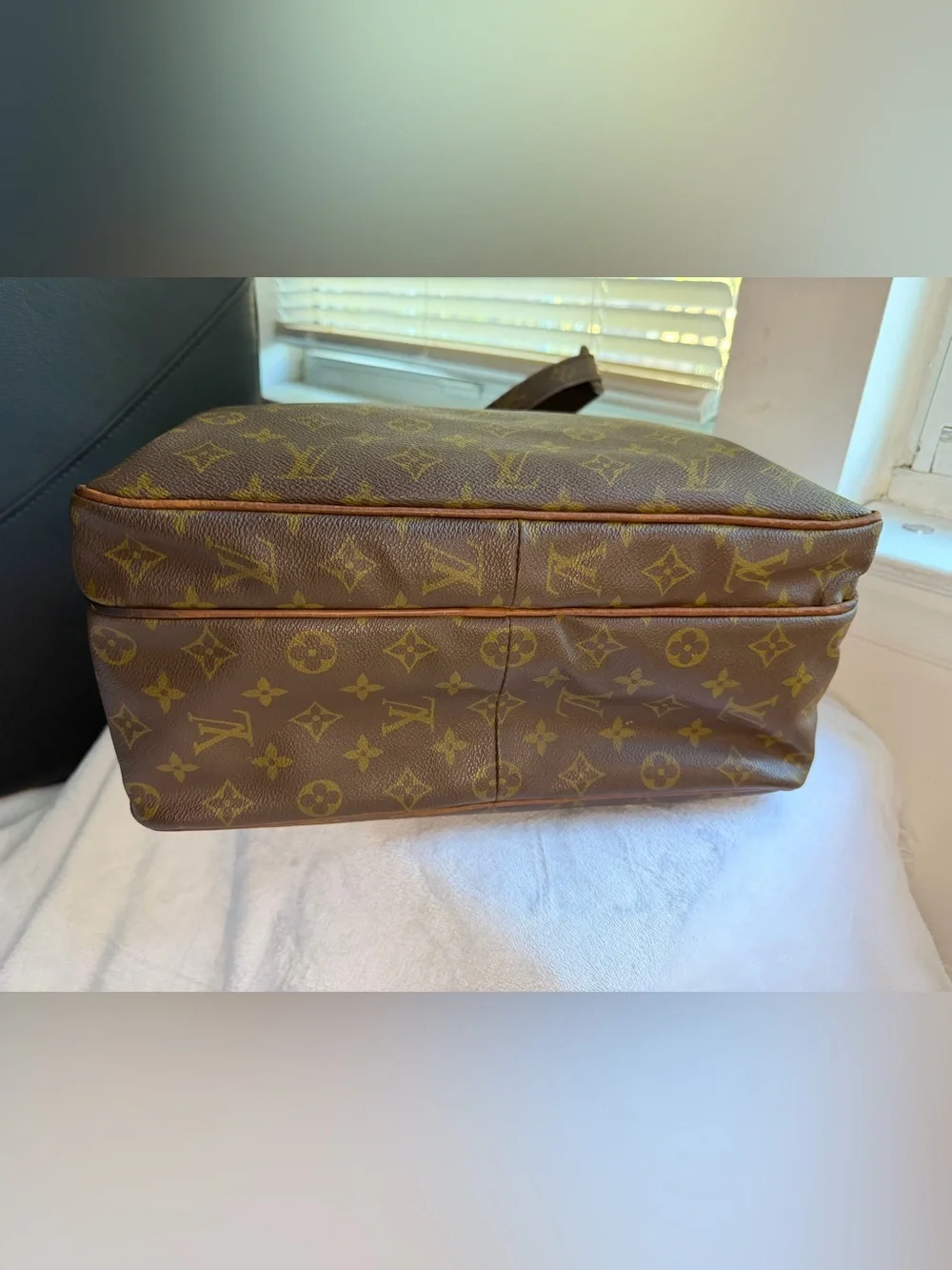 💕Louis Vuitton Nile messenger Monogram  GM bag